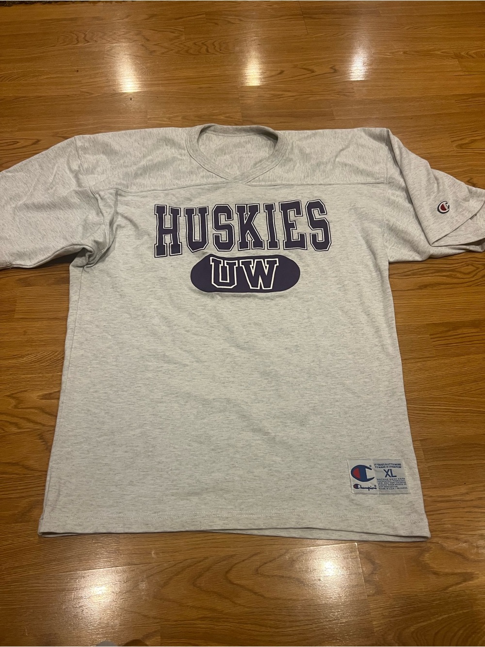 Champion Light Gray Huskies UW Short Sleeve Graphic Tee vintage 90’s